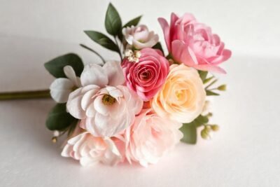 Un arreglo floral elegante y minimalista