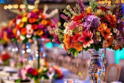 Decoración floral elegante y vibrante