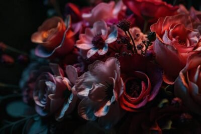 Un arreglo floral artístico y dramático